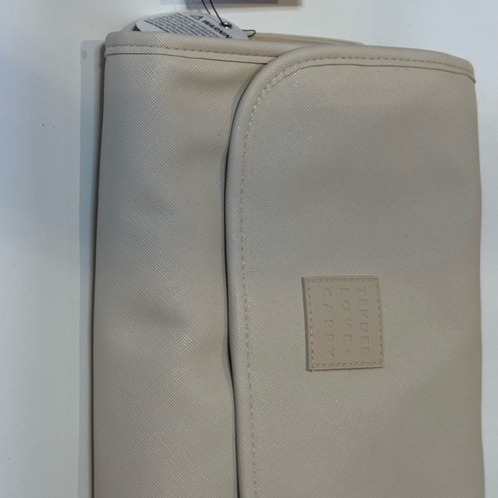 Tender Love & Carry Cream Travel Bag